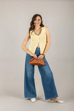VICOLO - 55028D - GILET MAGLIA CON 2 BOTTONI GIALLO
