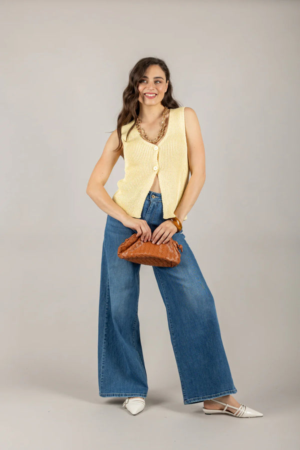 VICOLO - 55028D - GILET MAGLIA CON 2 BOTTONI GIALLO