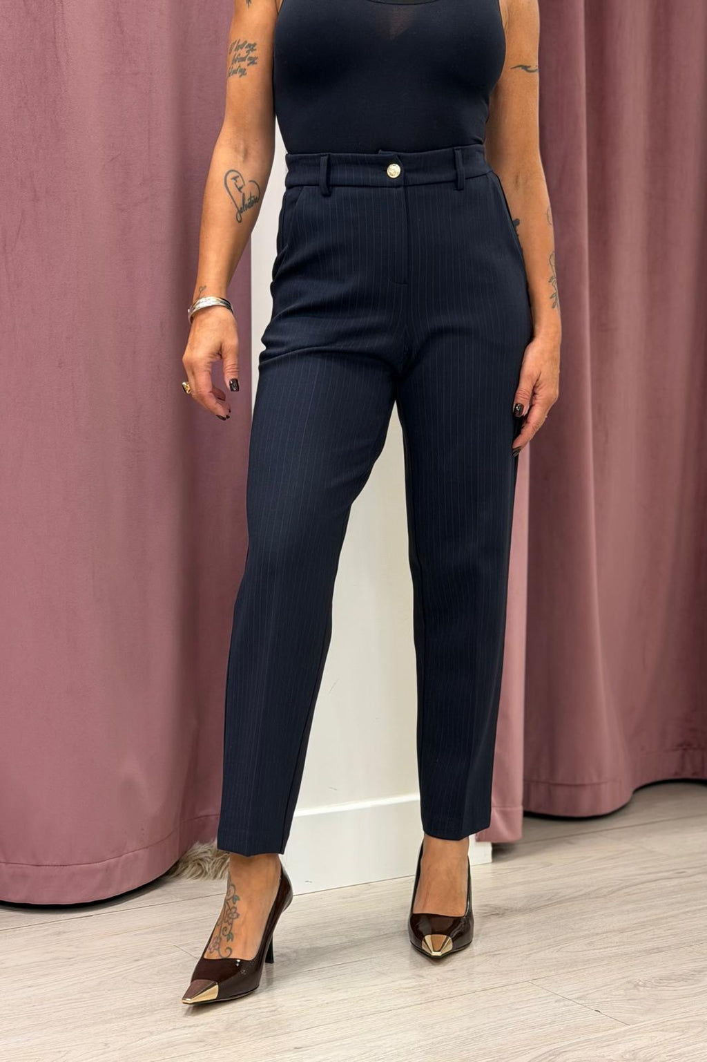 Pantalone a sigaretta gessato blu TENSIONE IN