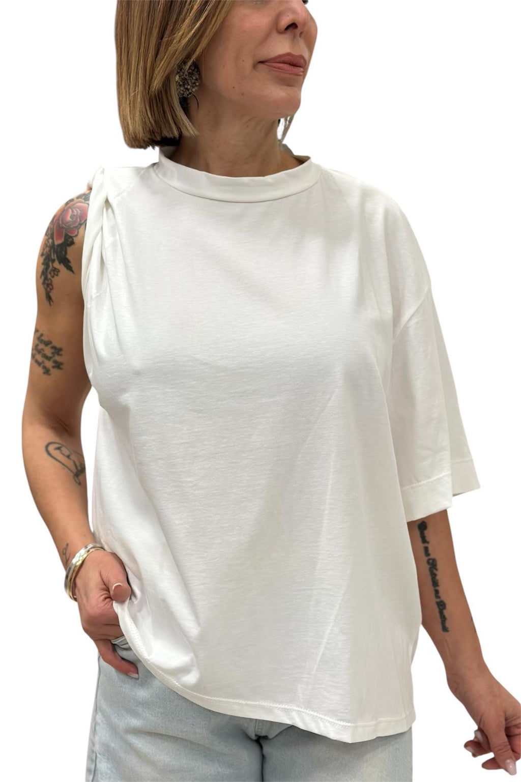 T-SHIRT BIANCA TENSIONE IN