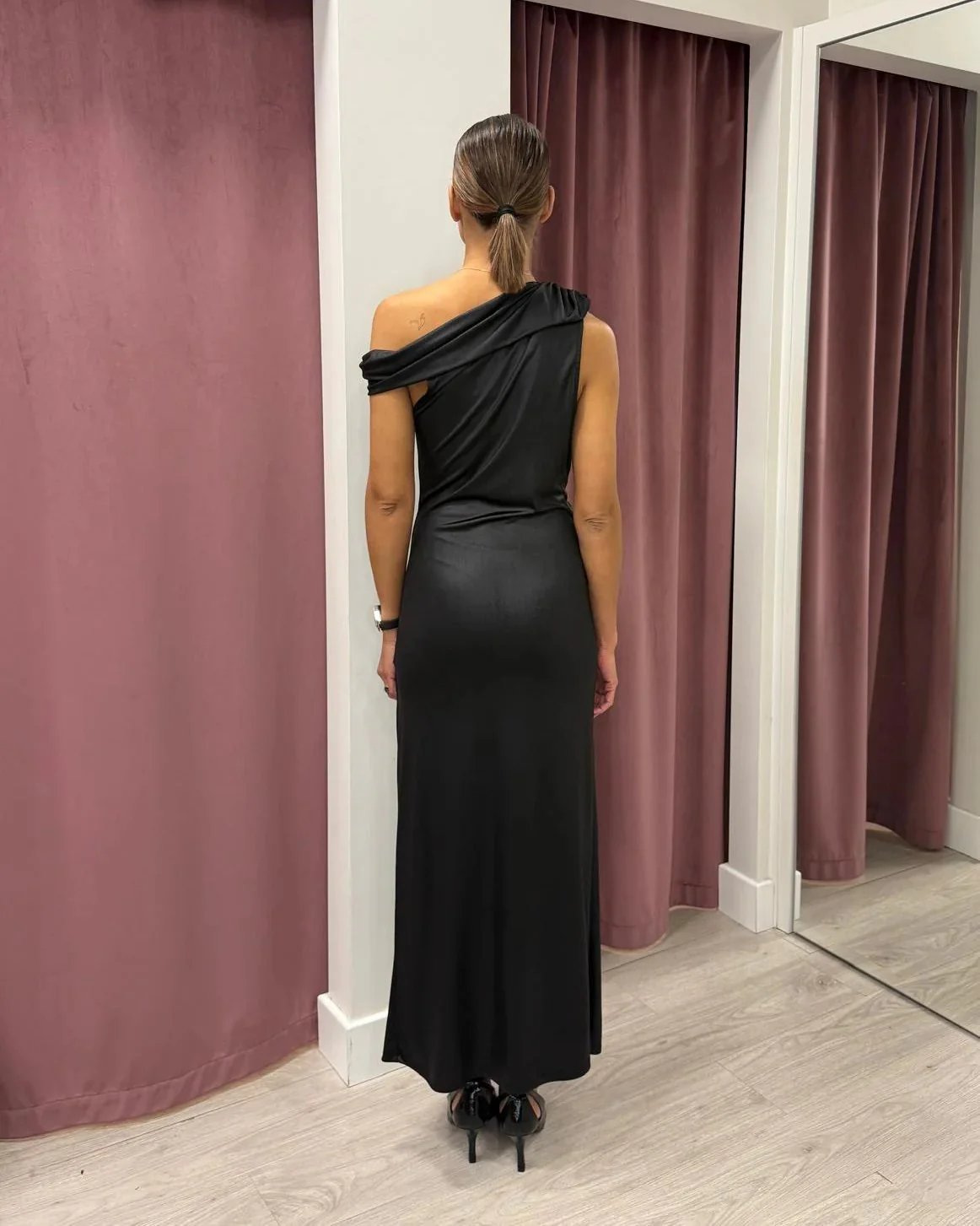 Abito Lungo Asimmetrico UF0139