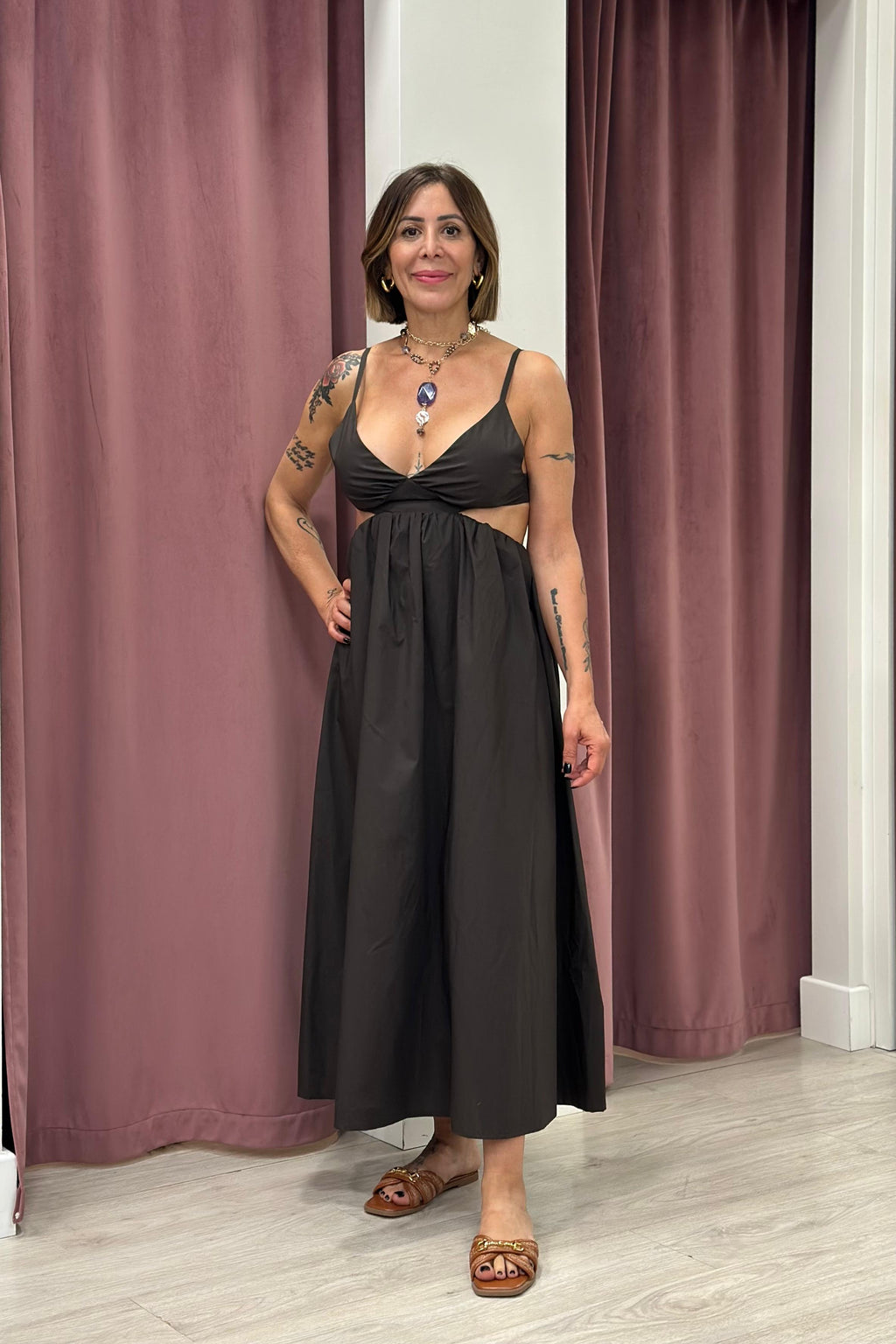 Vicolo - Abito cut out scollo v Art. TAB2911 MORO