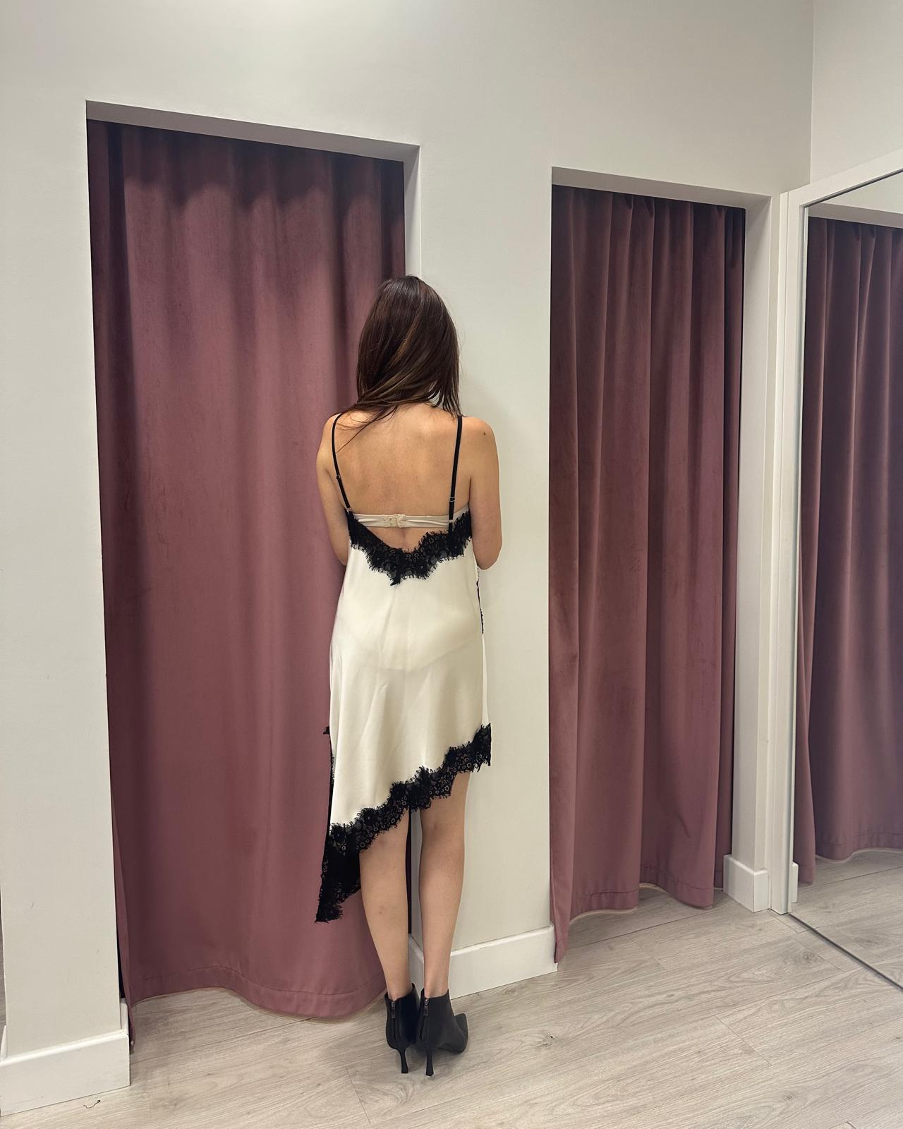 ABITO LINGERIE BURRO CON PIZZO NERO AVS-P037