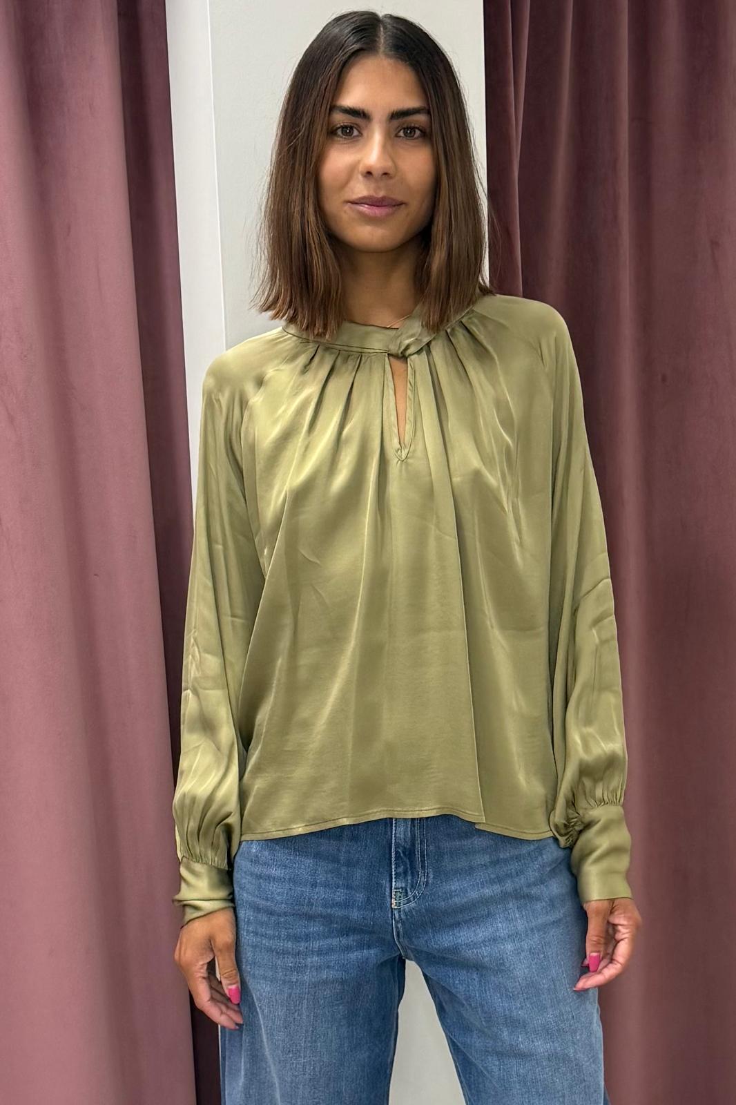 Blusa collo incrocio verde muschio – Have OneCWG-Q008