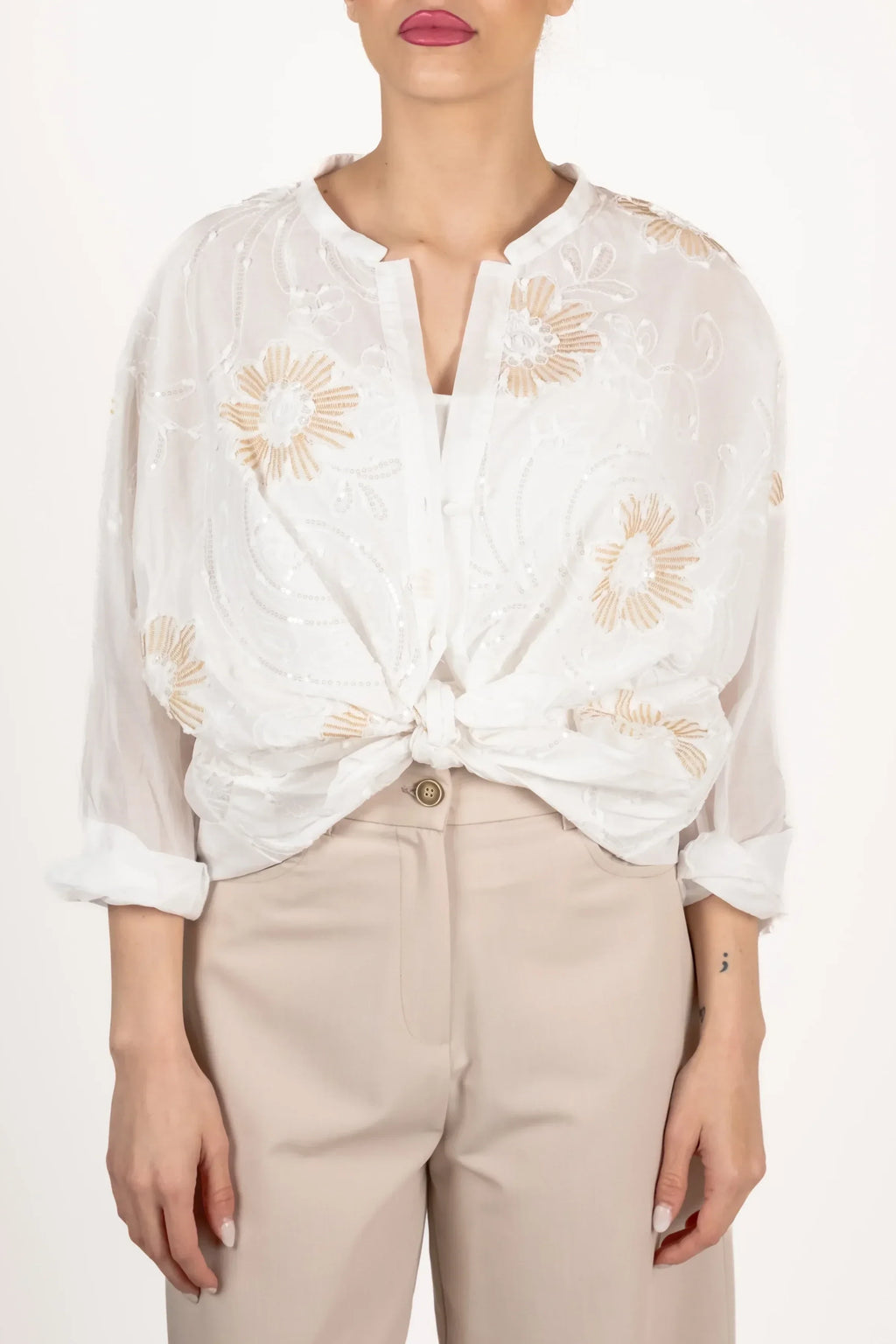 CAMICIA IN MUSSOLA DI COTONE CON RICAMI BIANCA