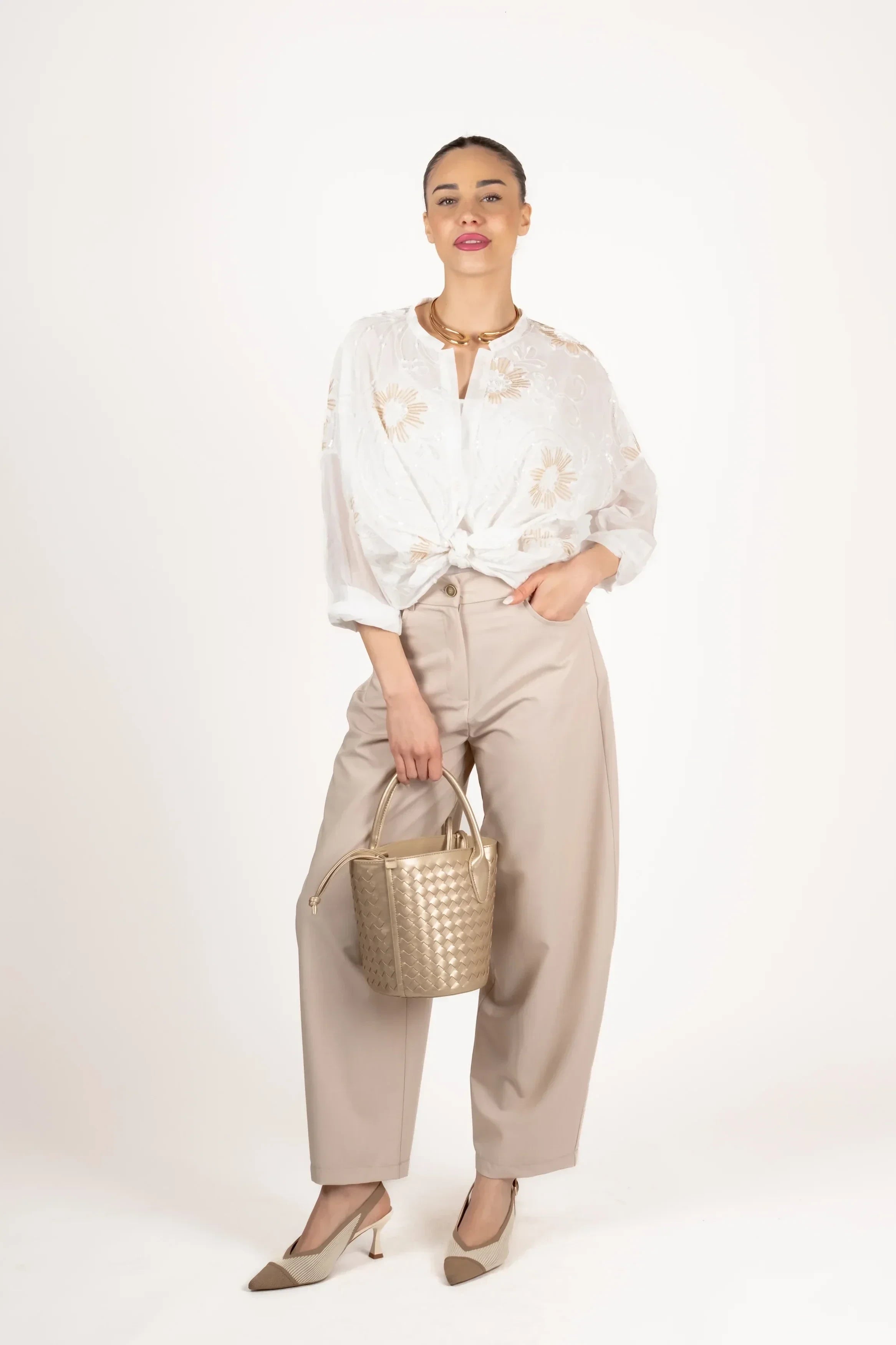 CAMICIA IN MUSSOLA DI COTONE CON RICAMI BIANCA