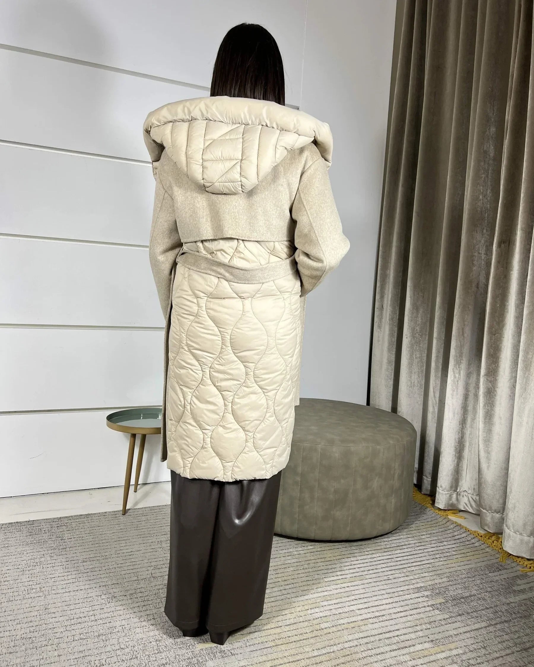 cappotto beige con inserti in piumino con cinta 50% lana hand made