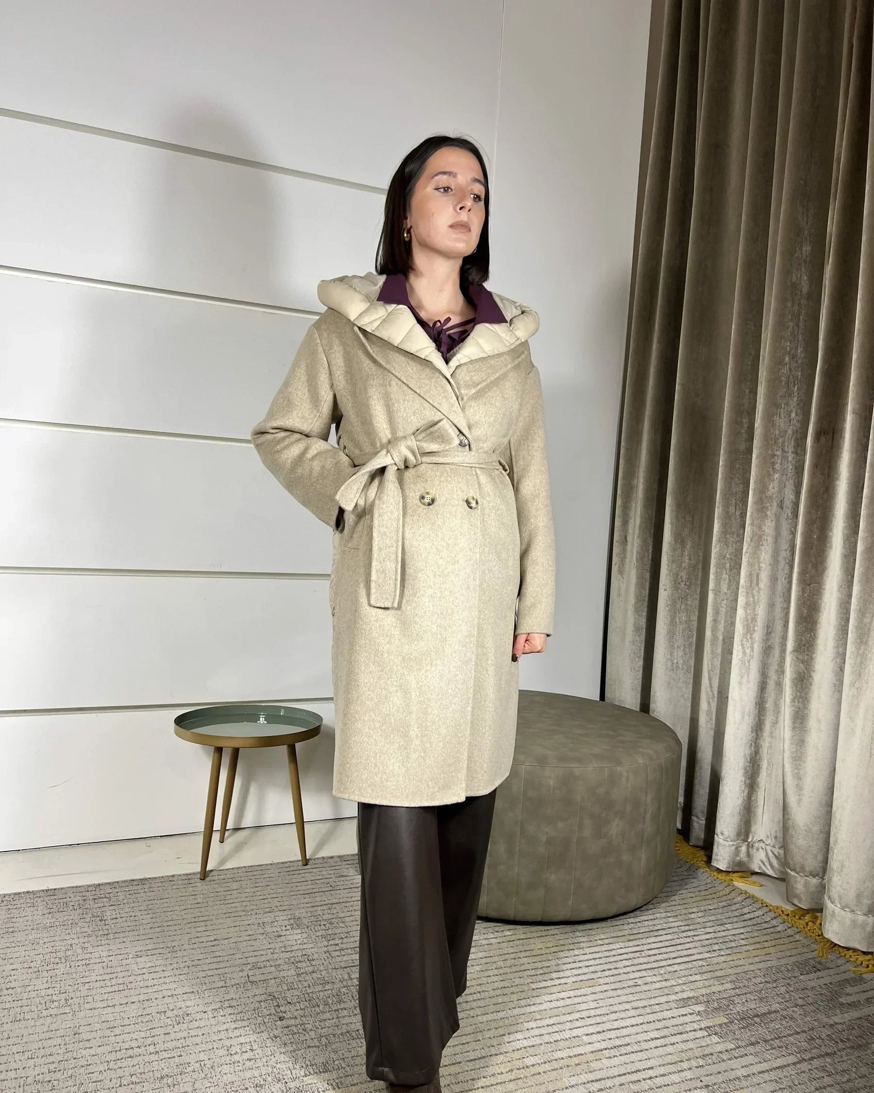 cappotto beige con inserti in piumino con cinta 50% lana hand made