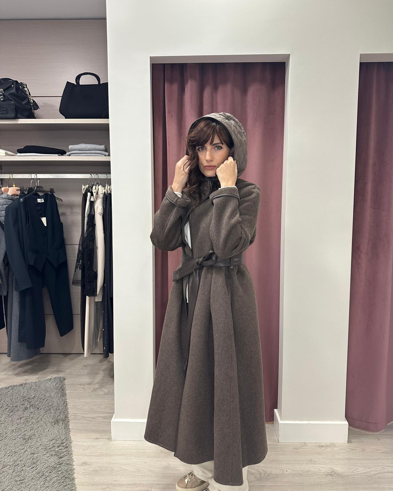 CAPPOTTO CON CAPPUCCIO TF0015